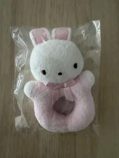 ファミリア　うさぎ型ラトル ピンク