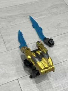 ナンバーワン戦隊ゴジュウジャー　DXテガソード　センタイリング　電池付き