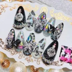 ￥1700＊ゴシックバタフライ＊ネイルチップ 白 黒 蝶々 地雷系 キラキラ