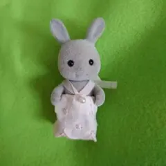 シルバニア　グレーウサギの赤ちゃん