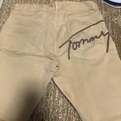 TOMMY HILFIGER チノパン ベージュ 刺繍ロゴのサムネイル