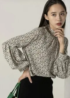 fifth 花柄バルーンスリーブシャツ