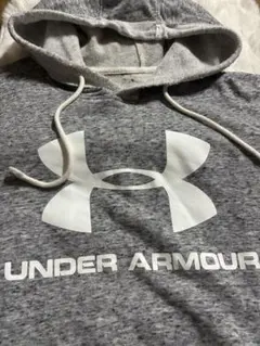 美品・UNDER ARMOUR フード付きスウェットパーカー グレー