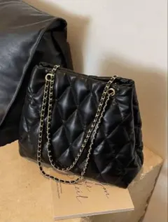SHEIN キルティング チェーン ショルダーバッグ トートバッグ 大容量のサムネイル