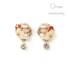 No.110 一点物　オレンジカラーのビジューピアス＆イヤリング　お花　フラワー