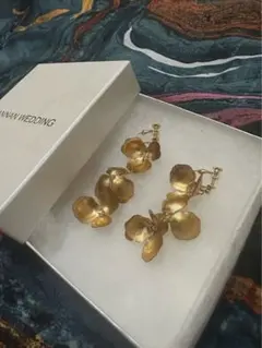 ANNAN WEDDING ゴールド花モチーフイヤリング