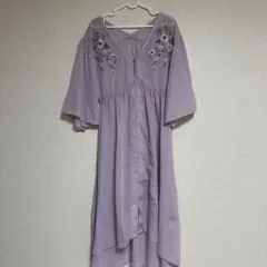 ダブルクローゼット　薄紫色 刺繍入り 七分袖ロングワンピース