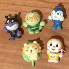 バスボール　人形　アンパンマン　ちいかわ　ドラミ　5体のサムネイル