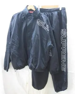 MH540 Supreme Spellout Embroidered 上下セット