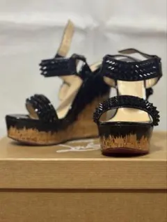 Christian Louboutin スタッズ ウェッジソール サンダルのサムネイル