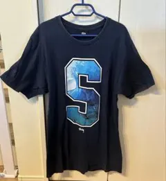 【Stüssy ステューシー】プリントTシャツ Mサイズ ネイビーのサムネイル