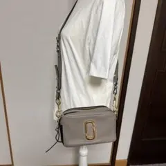 MARC JACOBSグレージュ&ブラックレザー ショルダーバッグ