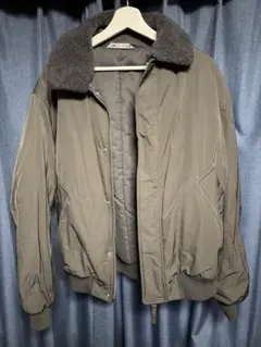 オリーブグリーン ボンバージャケット