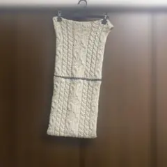 ベージュ ケーブル編み ニットスヌード