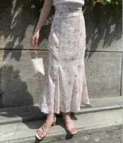 one after another NICE CLAUP 線画花柄ロングスカートのサムネイル