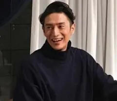 タートルネック スウェット