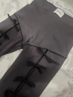 Her Praha リボン付きグレーハーフパンツ　LITMUS