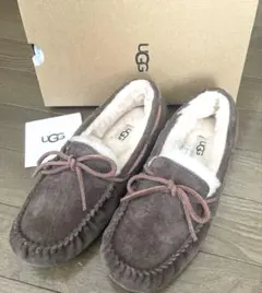 ◾️UGG◾️新品 DAKOTA ダコタ 24センチ　リボン　モカシン