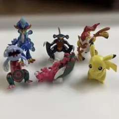 ポケモン　モンコレ5体　+ ピカチュウミニフィギュア