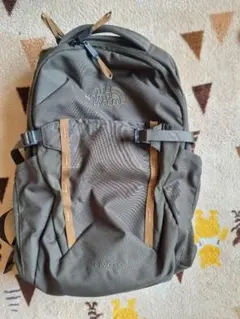 ノースフェイス The North Face バックパック リュック カーキ色