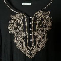inmercanto 黒 刺繍入り 七部丈チュニックのサムネイル
