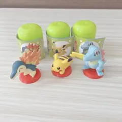 チョコエッグ　旅立ちの3匹　ヒノアラシ　ワニノコ　ピカチュウ