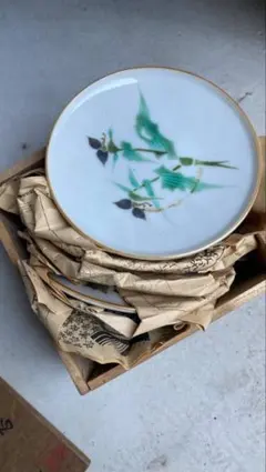 竹と葉模様の陶磁器皿