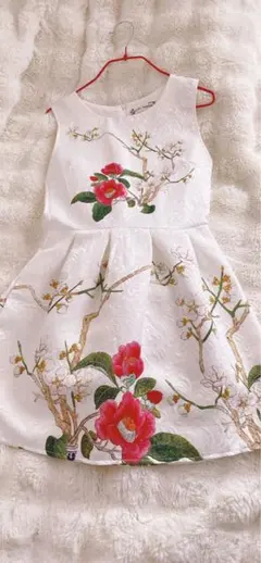 花柄刺繍ノースリーブワンピース