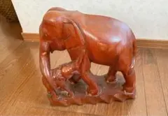 木製 象と子象の彫刻
