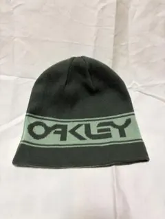 oakley 赤タグ ビーニー ブラウン - メルカリ