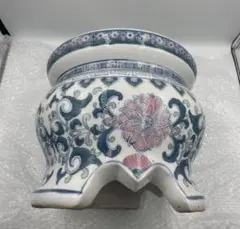 【明治期・名品】三田青磁 八角火鉢 牡丹陽刻 蝙蝠（コウモリ）耳 明治期・名品】三田青磁 八角火鉢 牡丹陽刻 蝙蝠（コウモリ）耳 - メルカリ
