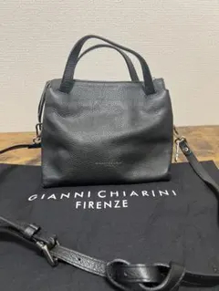 美品】GIANNI CHIARINI レザートートバッグ 黒 マグネット開閉 - メルカリ