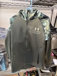 UNDER ARMOUR フルジップパーカー 迷彩