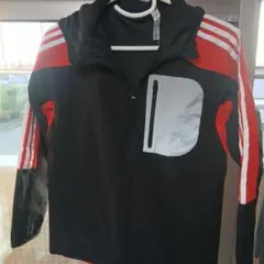 adidas フード付きジャケット 黒/赤