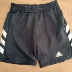 adidas 黒 ハーフパンツ 150