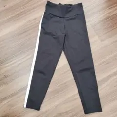 UNIQLOエアリズム黒いレギンス サイドストライプ110cm