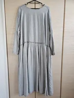 ネストローブ　リネンワンピース