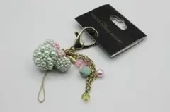 新品未使用　Disney　ミニーマウス型パール調キーホルダー　タグ付き