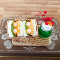 エビカツサンドとメロンソーダセット