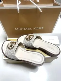MICHAEL KORS OUTLET シグネチャー ロゴ スライド サンダル