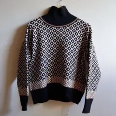 ダイヤ柄ニット