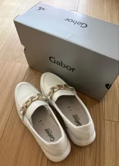 Gabor ホワイト チェーン装飾 レザーローファー 24センチのサムネイル