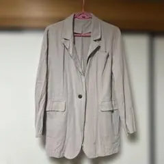 薄いベージュ テーラードジャケット