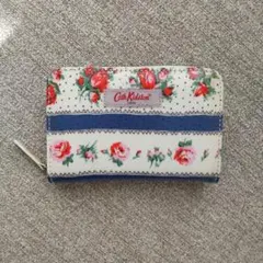 Cath Kidston　キャスキッドソン　折り財布　花柄　コンパクトのサムネイル