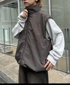 チャオパニックピティ　ジップアップベスト　チャコール