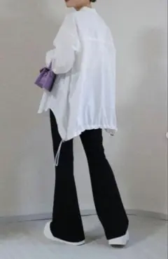 UN3D. BACK GATHER SHのサムネイル
