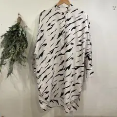 ビューティーアンドユース　ゼブラ柄模様 長袖チュニック　ワンピース