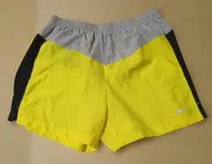Nike ショートパンツ　メンズSサイズ