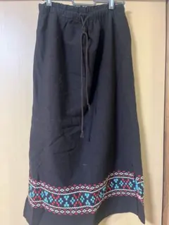 刺繍入りロングスカート