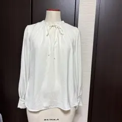 レディース　長袖ブラウス ギャザー付き　アース